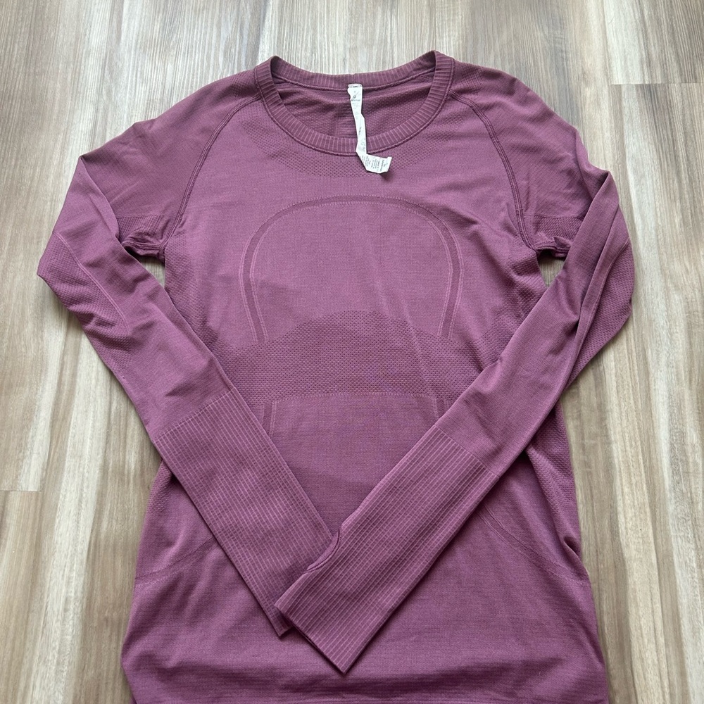 lululemon athletica Long Sleeve Tee in Mauve Plum